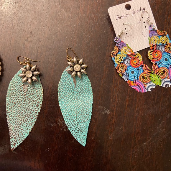 Earring Bundle - Picture 2 of 4